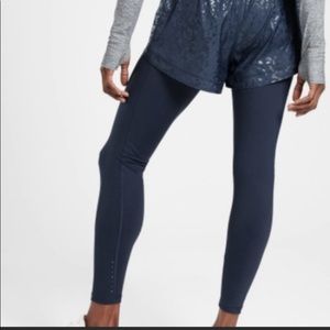 Athleta Rainier 2 in 1 tights dark navy blue womens size small. New condition